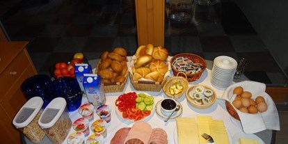 Pensionen - Frühstück: serviertes Frühstück - Fulpmes - Gästehaus Klaudia