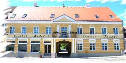 Pensionen - Parkplatz: kostenlos bei der Pension - Gaweinstal - Gasthof Klapka, Hotel und Restaurant