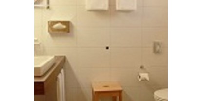 Pensionen - Umgebungsschwerpunkt: am Land - Schweiz - Badezimmer in allen Zimmer - Chalet-Gafri BnB - Frühstückspension mit Top-Service auch jetzt in dieser Zeit.