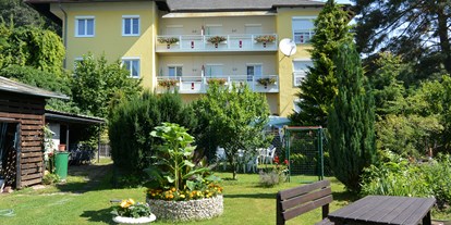 Pensionen - Art der Pension: Hotel Garni - Keutschach - Blick vom Garten - Kirchenwirt