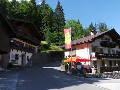 Pensionen - Restaurant - Grassau (Landkreis Traunstein) - Haus-Ansicht von Außen - Gasthaus Pension Forellenstube