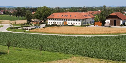 Pensionen - WLAN - Feldkirchen an der Donau - Blick auf unseren Hof - Bauernhofpension Herzig zu Laah