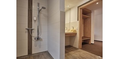 Pensionen - barrierefreie Zimmer - Schwarzwald - Badezimmer vom Zimmer im Sonnenflügel - Landgasthof Adler-Pelzmühle