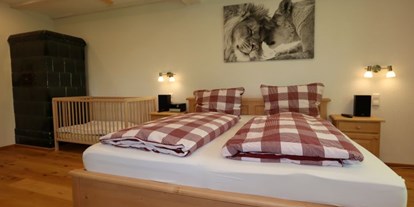 Pensionen - Umgebungsschwerpunkt: Fluss - Löffingen - Schlafzimmer - Ferienhaus LOTUS, Hof Stallegg