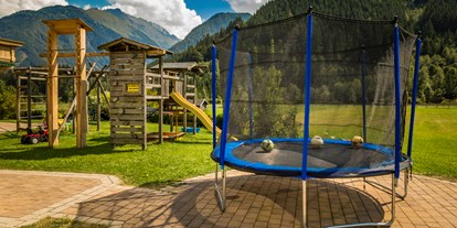 Pensionen - Balkon - Kirchberg in Tirol - Spielplatz - Obertrattenbachhof