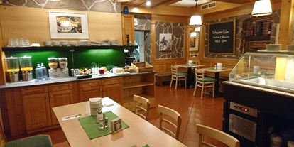 Pensionen - weitere Verpflegungsmöglichkeiten: Abendessen - Oberösterreich - Frühstücksraum 
 - Hotel & Vinothek Schwarzer Adler Ottensheim