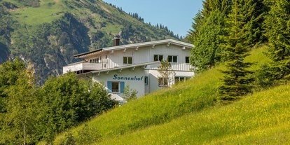 Pensionen - Balkon - Silbertal - mal die "andere" Seite  - Gästehaus Sonnenhof 