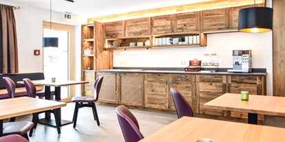 Pensionen - Umgebungsschwerpunkt: am Land - Lingenau - Frühstücksraum mit Buffet - Lisas