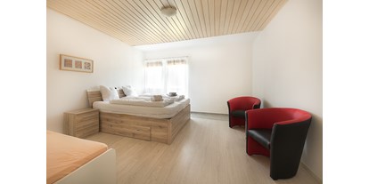 Pensionen - Mariapfarr - Familienzimmer mit Balkon - Mentenwirt Pension &Appartments