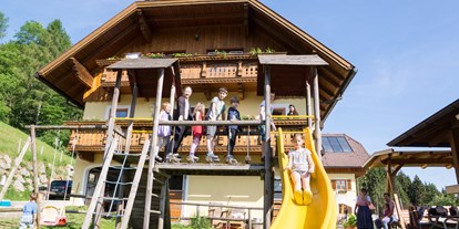 Pensionen - Umgebungsschwerpunkt: am Land - Bad Ischl - Spielplatz vorm Haus - Roithhof