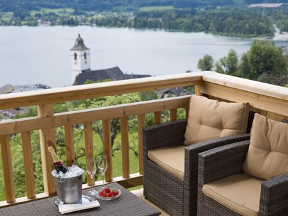 Pensionen - Frühstück: serviertes Frühstück - Vöcklamarkt - Blick vom Balkon - Urlaub am Altroiterhof