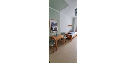 Pensionen - Radweg - Schmalkalden - Zimmer 1 (Zweibettzimmer) - Pension "Schul Inn"