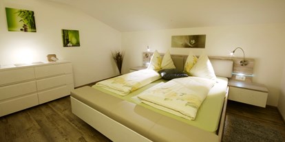 Pensionen - WLAN - Bad Gastein - Eines der zwei Komfortzimmer in der Wohnung Sonnblick
Die Zimmer können auch jeweils in Dreibettzimmer verwendet werden. - Haus Voithofer mit Top Ferienwohnungen