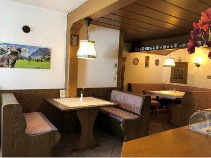 Pensionen - Restaurant - Bayern - GASTSTUBE - Gästehaus am Kurparkweg