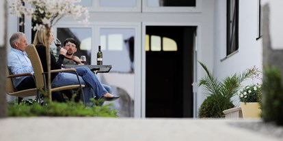 Pensionen - Art der Pension: Urlaub am Bauernhof - Burgenland - Innenhof - Weingut - Gästezimmer Nekowitsch