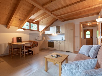 Pensionen - Balkon - Trentino-Südtirol - Wohnküche Romanticsuite Apartment  PLUN - Haus Christian 