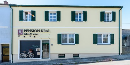 Pensionen - Kühlschrank - Burgenland - Die Pension Kral bike & wine - Pension Kral bike & wine