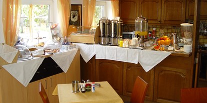 Pensionen - Frühstück: Frühstücksbuffet - Orth an der Donau - Frühstücksbüffet - Pension Ribisch