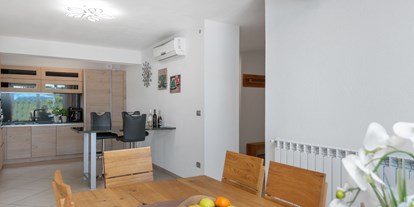 Pensionen - Terrasse - Labin - Küche mit Essbereich - Villa Jasmin Sumber