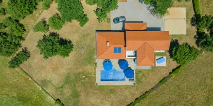 Pensionen - Spielplatz - Istrien - Vogelperspektive - Villa Jasmin Sumber