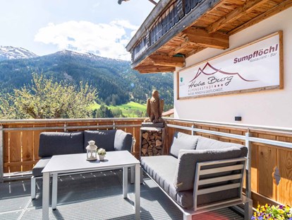Pensionen - Restaurant - Gries am Brenner - Sonnenterrasse mit Bergpanorama - Alpengasthof Hohe Burg