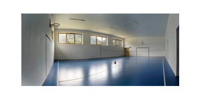 Pensionen - Saalbach - Sporthalle  - Bio-Pension Vorderlengau 