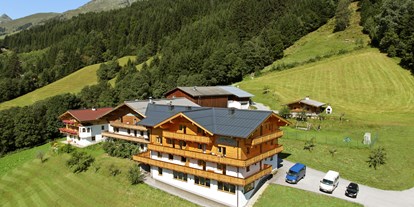 Pensionen - Sauna - Kirchberg in Tirol - Bio-Pension Außenansicht Sommer  - Bio-Pension Vorderlengau 