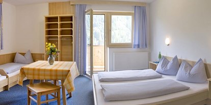 Pensionen - Umgebungsschwerpunkt: am Land - Aurach bei Kitzbühel - Familienkomfortzimmer  - Bio-Pension Vorderlengau 
