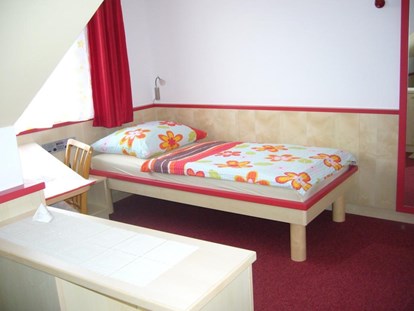 Pensionen - Furth bei Göttweig - Zweibettzimmer (getrennte Betten)  im 2. Stock - Gästehaus Eder