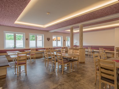 Pensionen - Frühstück: Frühstücksbuffet - Straß im Straßertale - Frühstücksraum - Gästehaus Eder