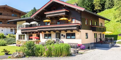 Pensionen - Parkplatz: kostenlos bei der Pension - St. Johann in Tirol - Sommer - Apartments Salzburgerhof
