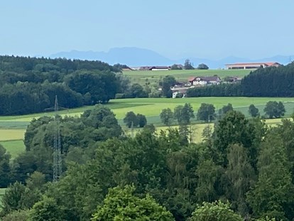 Pensionen - Terrasse - Oberbayern - Blick in die Berge ,Landschaftsimpression - Pension am Weberhof
