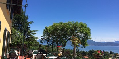 Pensionen - Umgebungsschwerpunkt: See - Manerba del Garda - Unsere Terrasse mit wunderschoenem Seeblick  - Villa Schindler