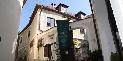 Pensionen - Frühstück: Frühstücksbuffet - Wösendorf in der Wachau - Foto unseres Weinguts - Weingut & Gästezimmer ZOTTL