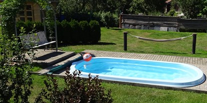 Pensionen - Themar - Garten mit Pool - Pension Eichhorn