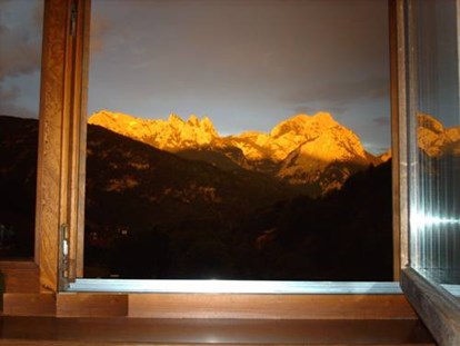 Pensionen - WLAN - Bad Dürrnberg - Blick auf das Alpenglühen vom Frühstücksraum - Haus Helga