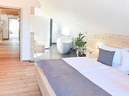 Pensionen - Terrasse - Faistenau - Schlafzimmer mit Luxusbad - Florineum