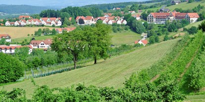 Pensionen - Umgebungsschwerpunkt: Fluss - Jennersdorf - Lage vom Biodorf und vom Hotel - Ferienapartment  im Biodorf Bad Waltersdorf