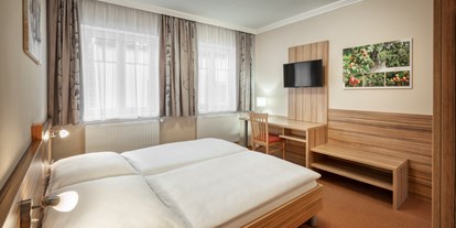 Pensionen - Garten - Niederösterreich - Appartement:
Zwei Doppelbettzimmer - "URLAUB AM LAND" Gaestezimmer und Ferienwohnung Beate Holzer