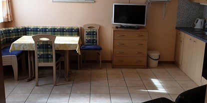 Pensionen - Furth (Furth an der Triesting) - Sitzgruppe in der Wohnküche - Appartment Robert