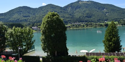 Pensionen - Wanderweg - Fuschlsee - Blick vom Balkon über den See - Pension Salzburger Hof