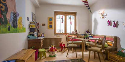 Pensionen - Langlaufloipe - St. Johann in Tirol - Kinderspielzimmer - Cafe Pension Koller