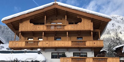 Pensionen - Skilift - Alpbachtal Seenland - Winterbild - Haus Raimund Urlaubsunterkunft