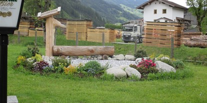 Pensionen - Terrasse - Alpbach - für gemütliche Sonnenbäder lädt auch unser Garten ein, für Sonnenliegen und Sitzmöglichkeiten ist natürlich gesorgt - Ferienhaus Zillertal