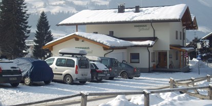 Pensionen - WLAN - Wörgl - Parkplatz ist bei uns auch genug vorhanden und kostenlos, für Rad- oder Motorradfahrer wird auch gerne die Garage zur Verfügung gestellt - Ferienhaus Zillertal