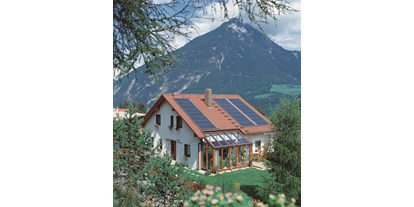 Pensionen - Garten - Längenfeld - Haus Florian Tirol mit Hausberg "Tschirgant" - Apart Haus Florian Imst Tirol