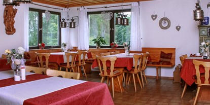 Pensionen - Balkon - Warmensteinach - Frühstücksraum - Landhaus am Forst
