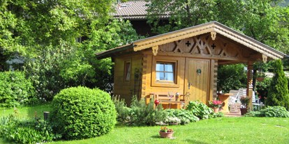 Pensionen - Garage für Zweiräder - Region Chiemsee - Unser Gartenhaus mit Grillplatz - Demelhof