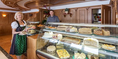 Pensionen - Ursensollen - Lassen Sie sich verwöhnen von täglich guter bayerischer Küche,
in neu renovierten Gasträumen, mit
 Spezialitäten aus der Pfanne, sowie eine große
 Auswahl unserer bekannten Kuchen und Torte.
 - Landgasthof-Pension Anni