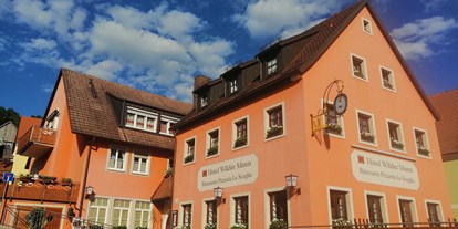 Pensionen - Parkplatz: gebührenpflichtig in Gehweite - Feuchtwangen - Hotel Wilder Mann